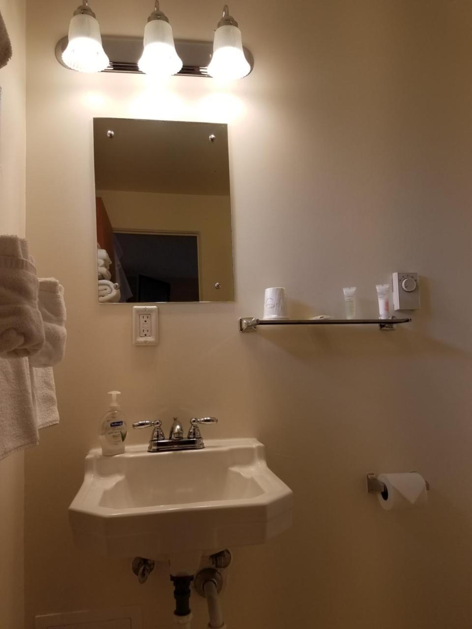 Sleep For Less Motel Sidney Extérieur photo